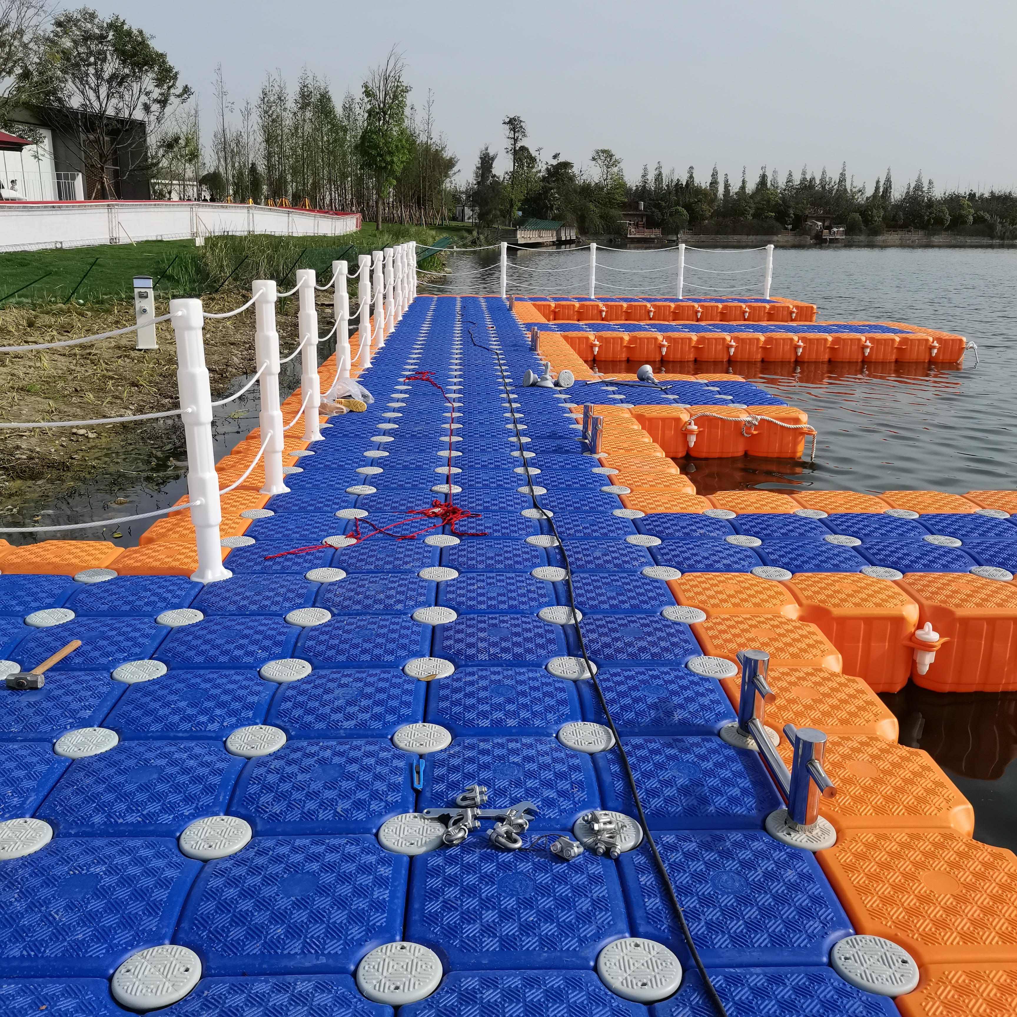 Modular Floating HDPE Pontoon Plastic Floats Jetty Jet Ski Platform