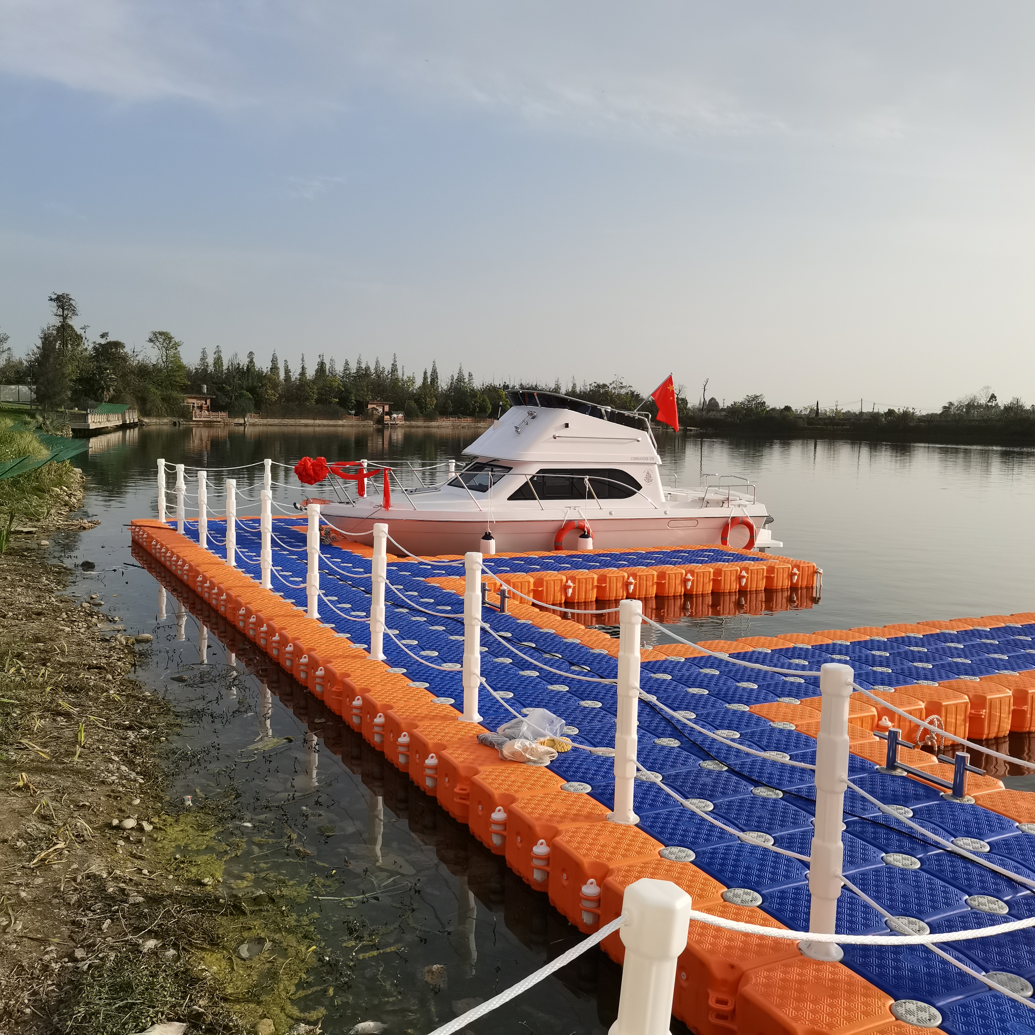 Floating Pontoon Dock Safety Buoy for Walking